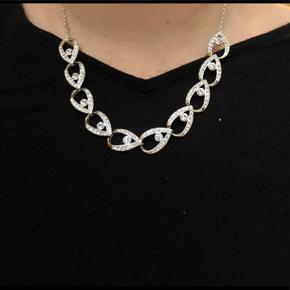 Pretty necklace - Picture 2 of 2